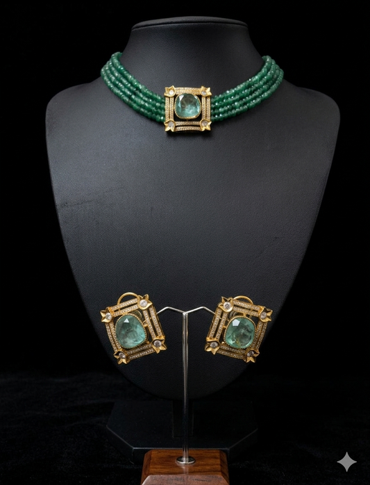 Elegant Emerald Beaded Heritage Choker Set